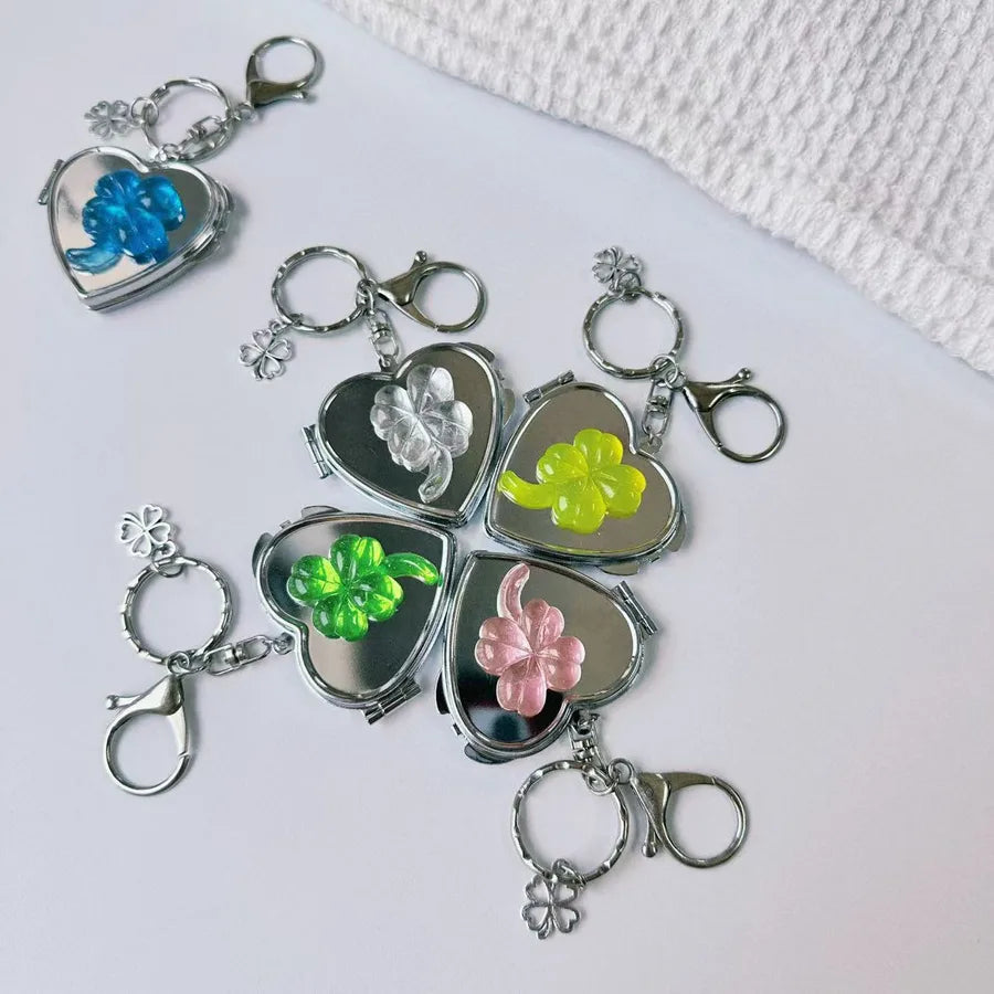 New Ins Lucky Four Leaf Clover Heart Shaped Mirror Keychain Y2K Niche Bag Charm High End Accessory Makeup Metal Pendant