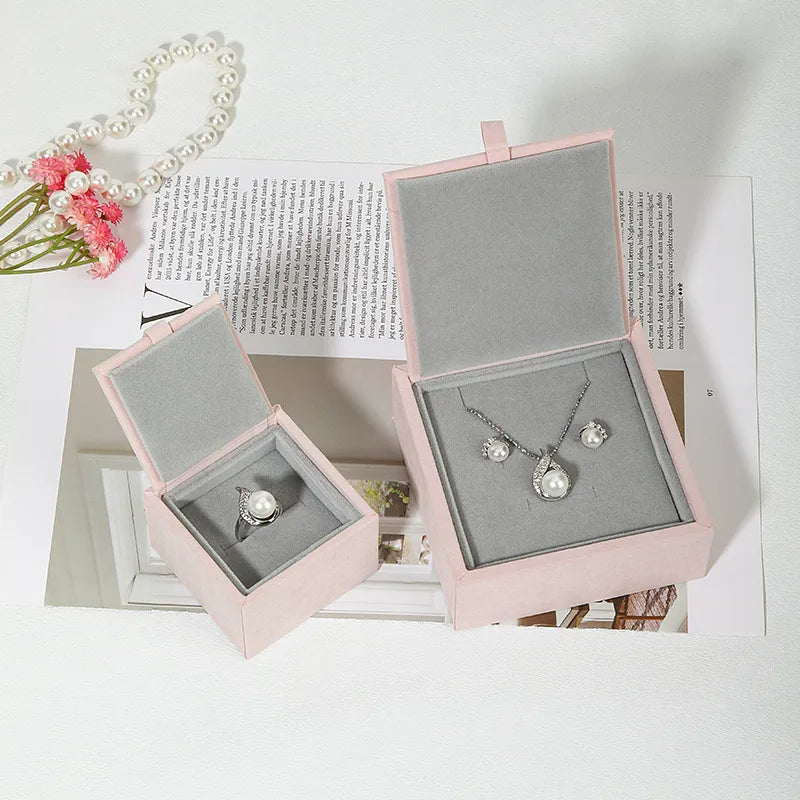 1 Piece Flannel Elegant Lady Holiday Banquet Daily Solid Color Jewelry Boxes
