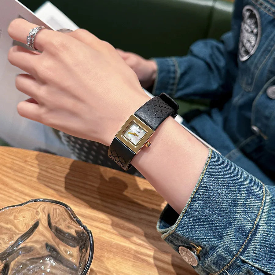 Vintage Style Classic Style Geometric Buckle Quartz Watch Women's Watches
