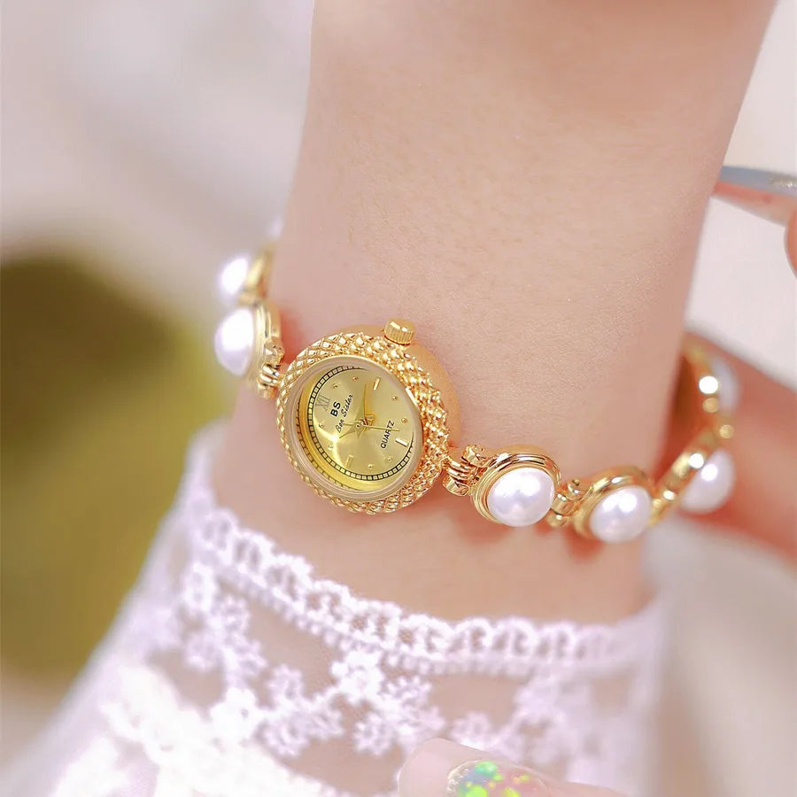 Vintage Style Classic Style Geometric Jewelry Buckle Quartz Watch Women's Watches