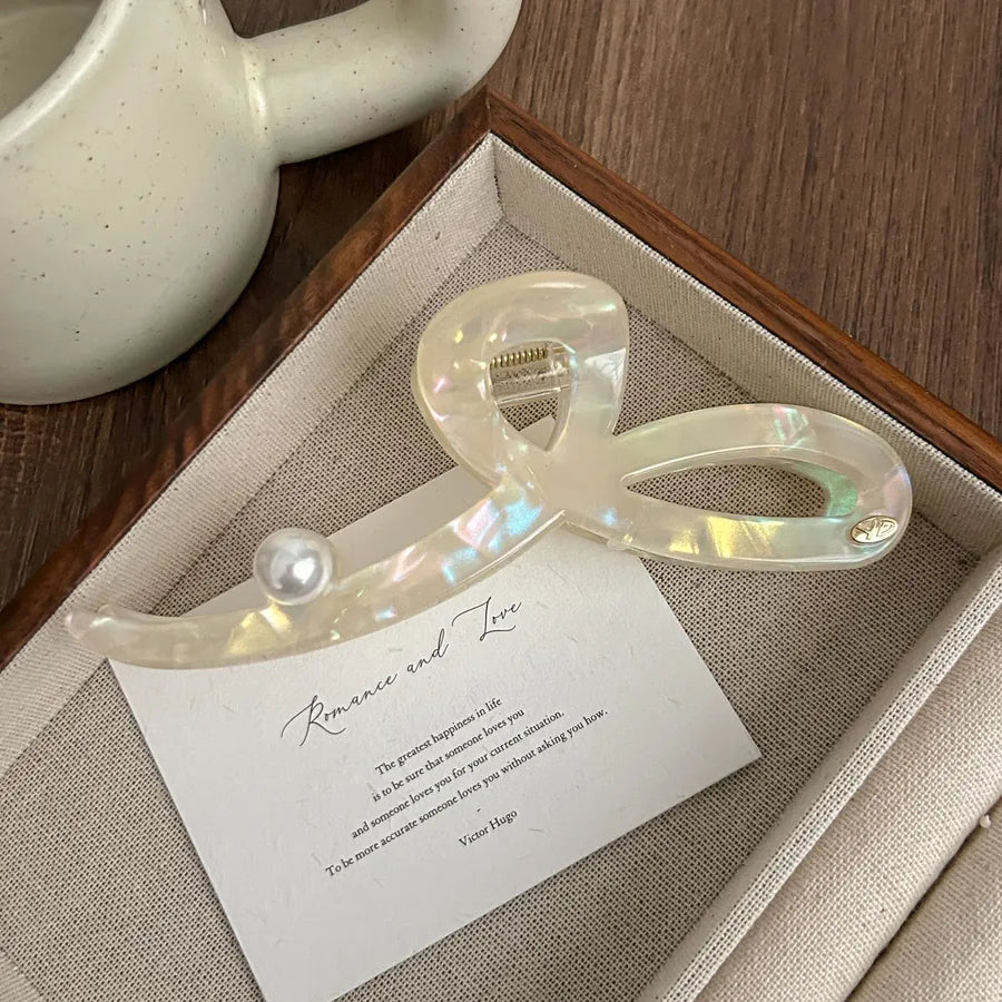 Elegant Shark Hair Clip Stylish Hair Accessories For Women Cross Gender Hair Decorations Suitable For Spring Summer