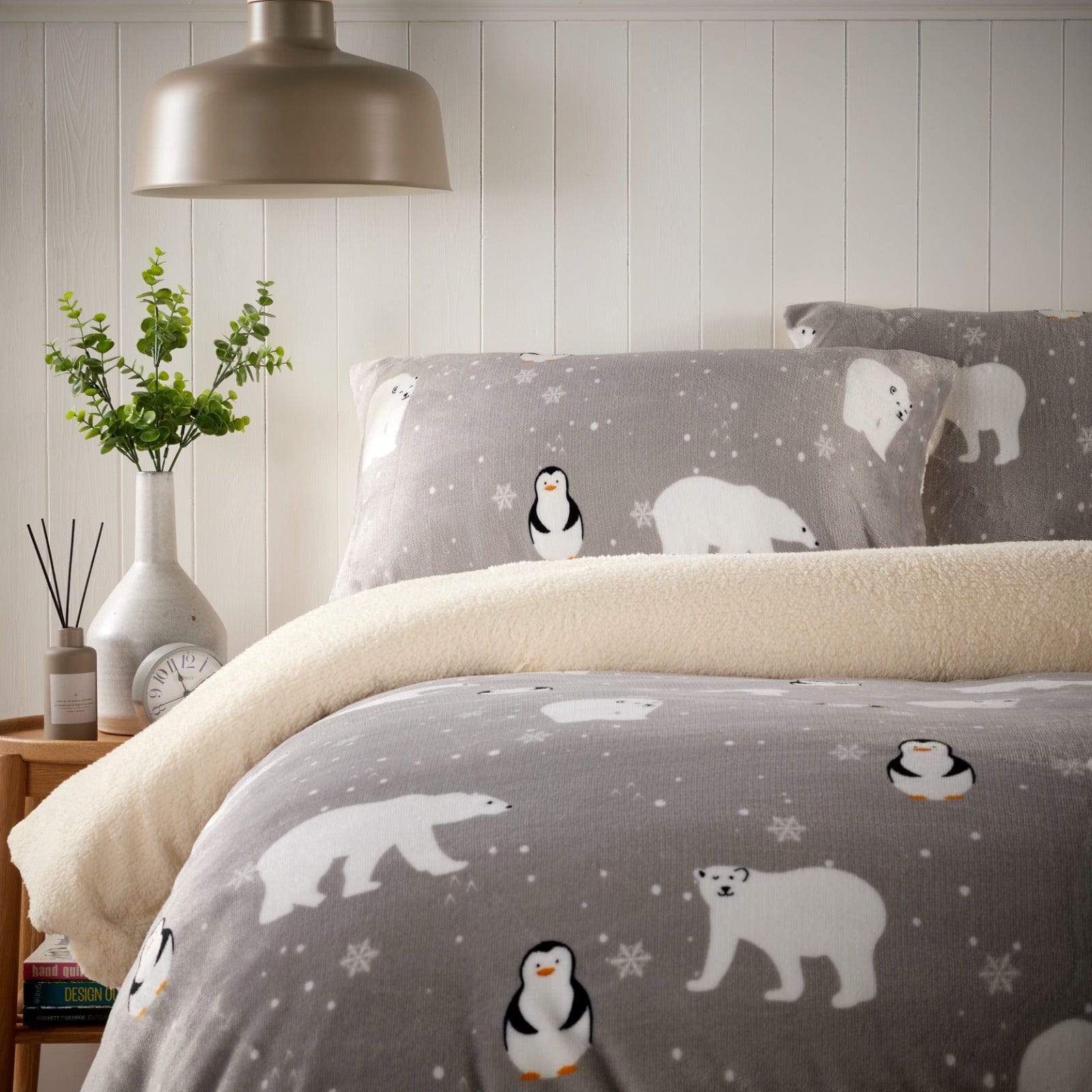 OLIVIA ROCCO Polar Bear And Penguin Teddy Fleece Duvet Set With Reversible Sherpa Fur, Available In Single, Double, King Sizes