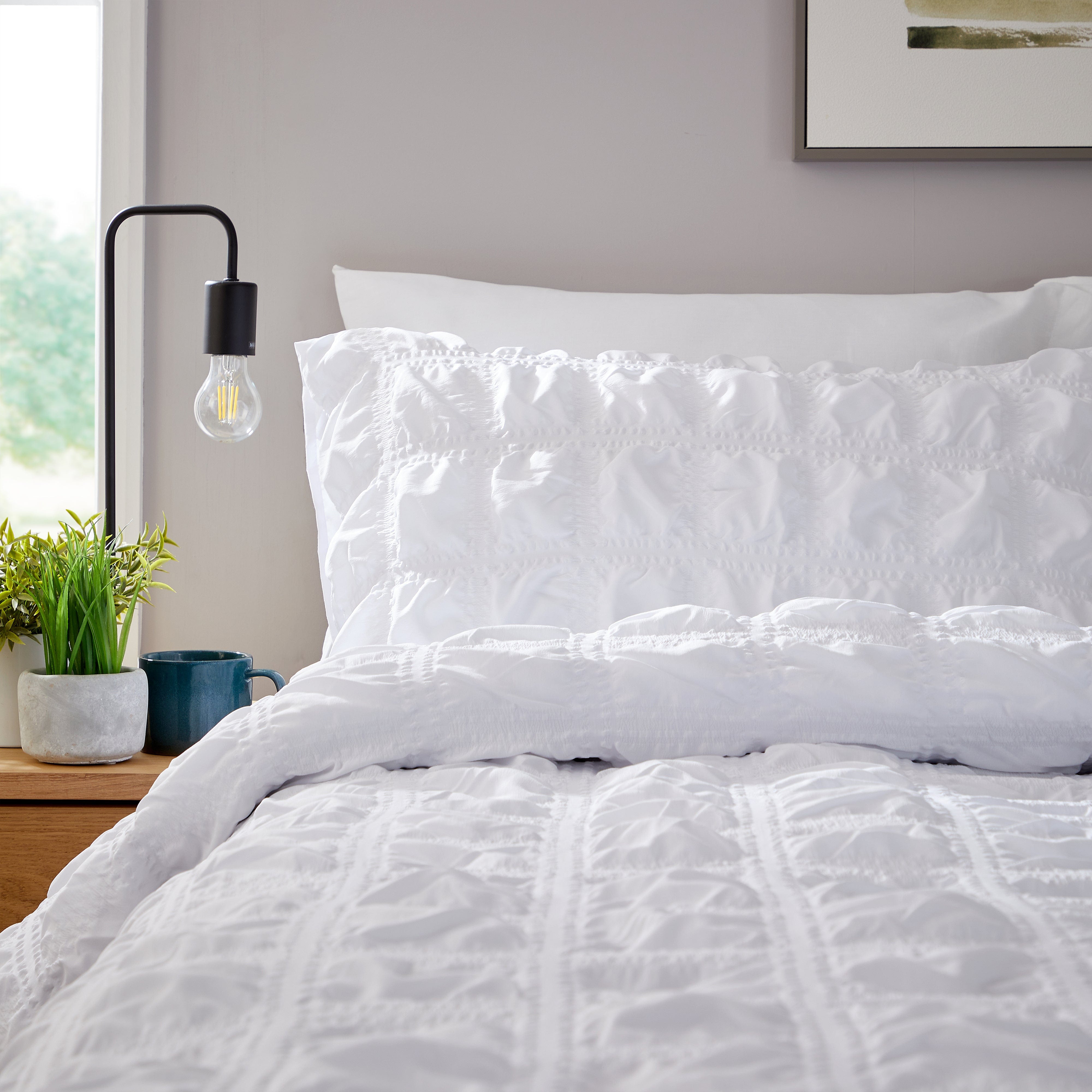 OLIVIA ROCCO Duvet Cover Set Microfibre Quilted White With Pillowcases Easy Care Bedding For Bedroom Soft Luxurious Feel