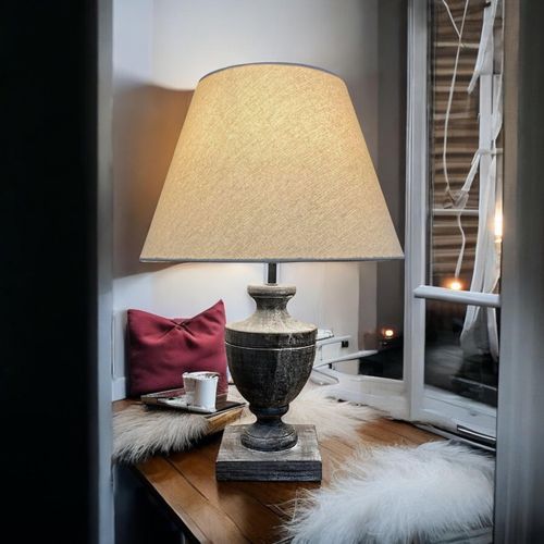37CM TRADITIONAL LAMP AND SHADE