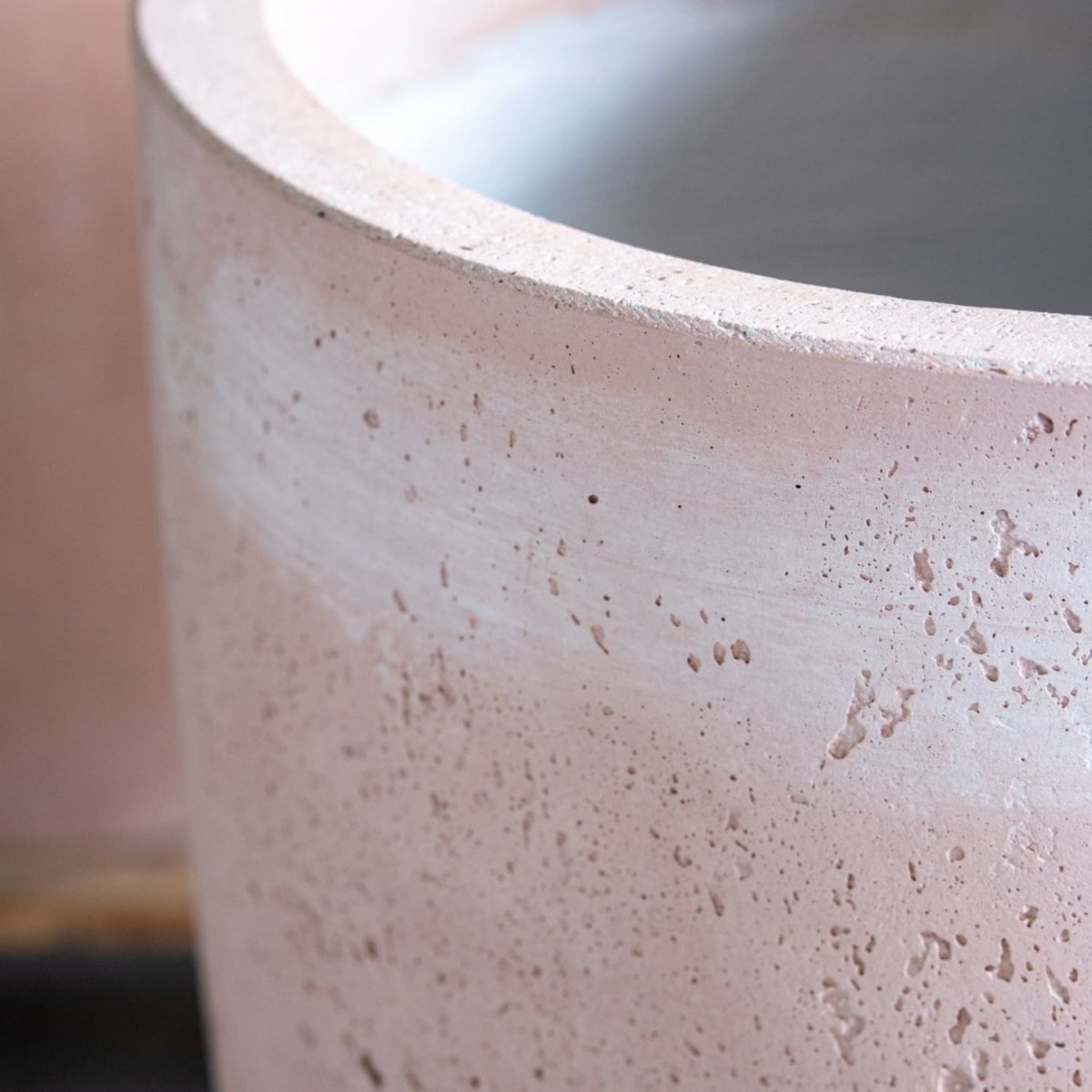 Vessara | Blushstone – 75cm Extra Large Concrete Vase Planter – 61L Tall Plant Pot - Zestio