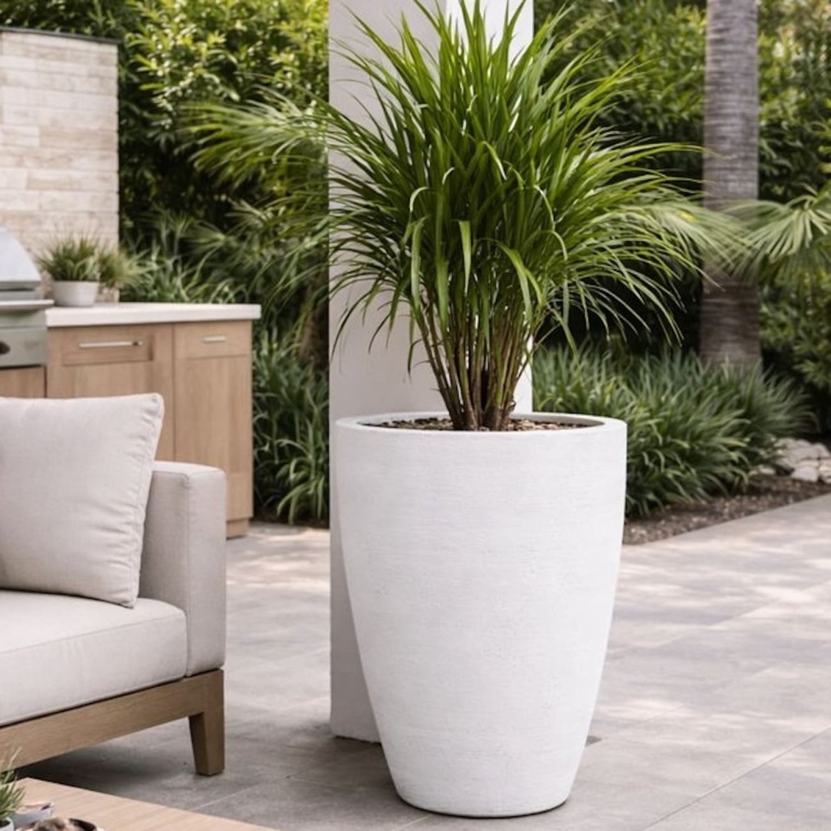 Vessara | White Mist – 100cm XXL Concrete Vase Planter – 172L Tall Plant Pot - Zestio